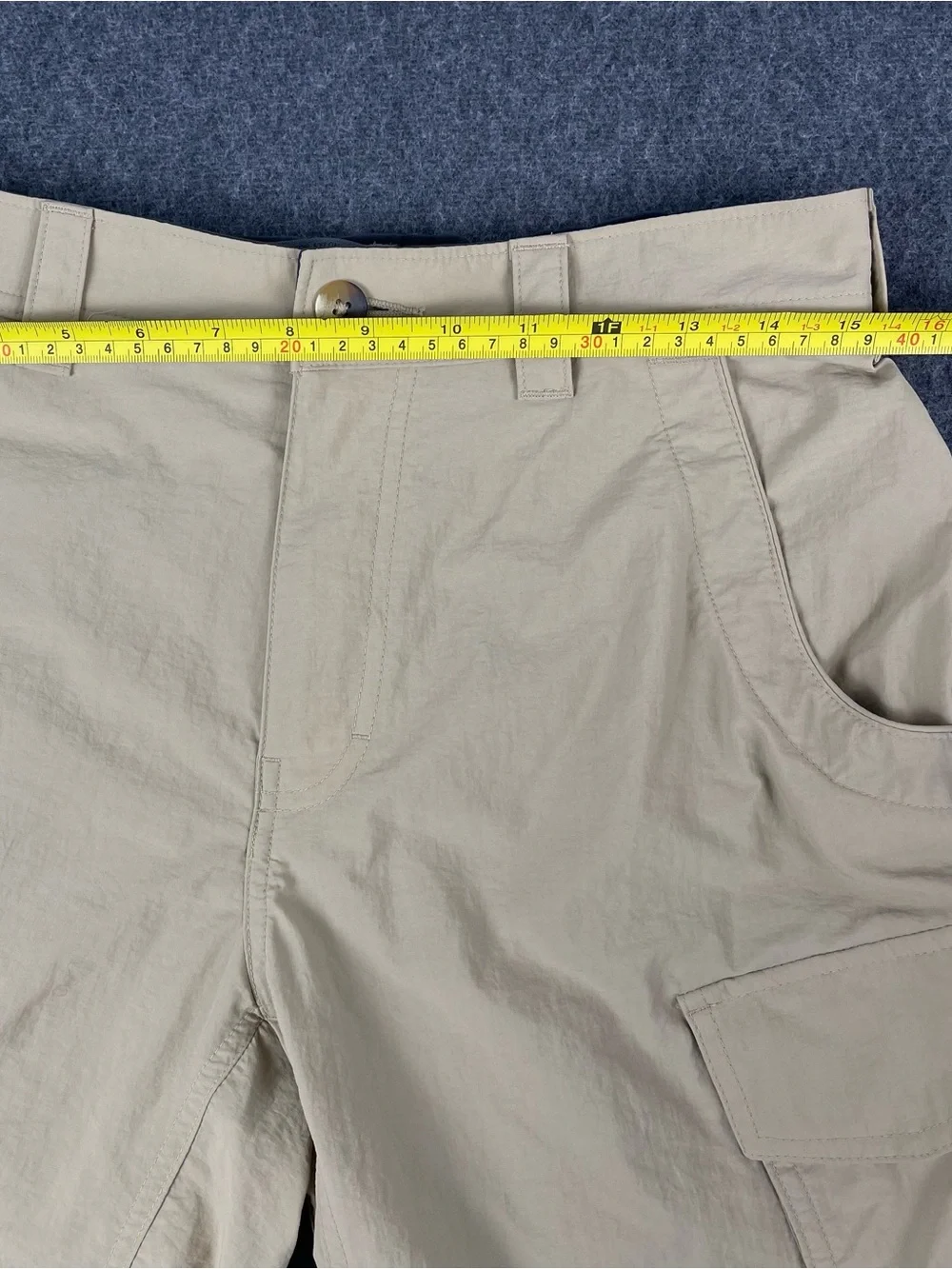 REI Shorts Mens M 30x9 Tan Sahara Cargo Shorts Hybrid Hiking Camping Quick Dry